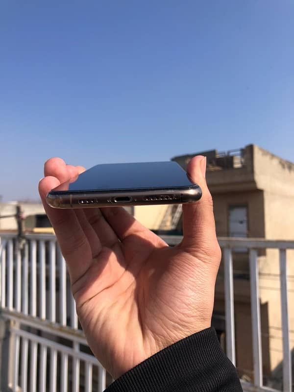 iphone 11 pro max 256gb pta approved 1