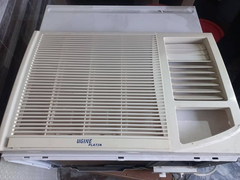 Good condition window AC. 1