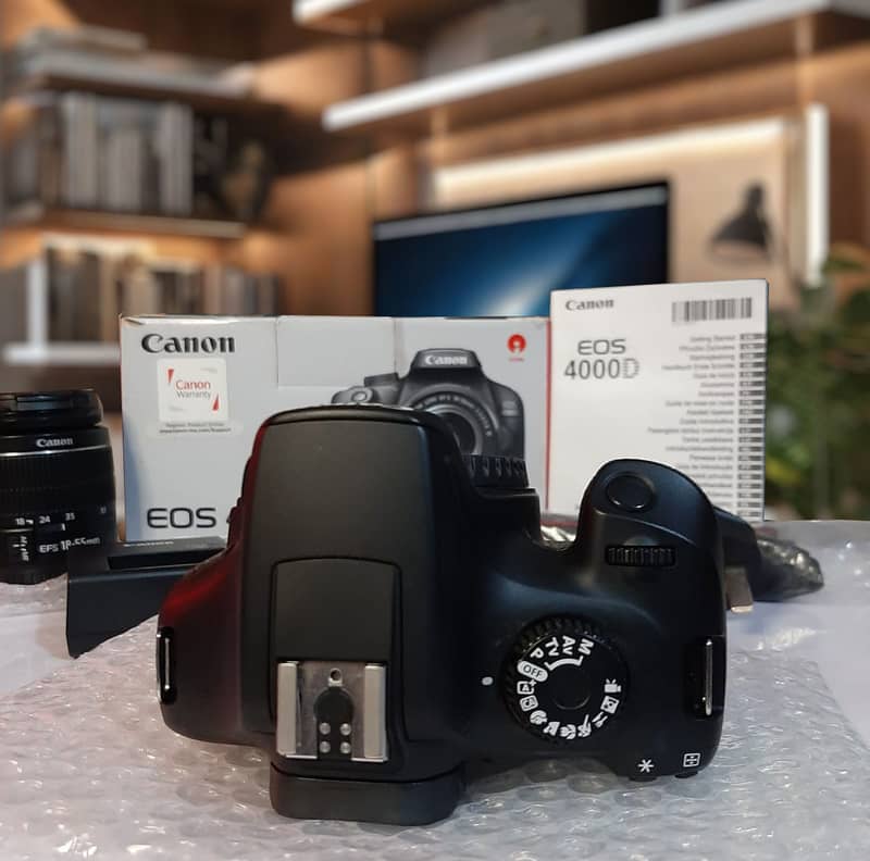 Canon Eos 4000d DSLR Camera + 18-55 Kit Lens. 1