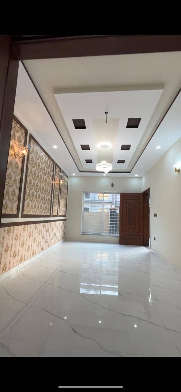 10 MARLA BEAUTIFUL BRAND NEW ON A GOOD LOCATION HOUSE IS AVAILABLE FOR SALE IN NASHEMAN E IQBAL PHASE 2 LAHORE 8