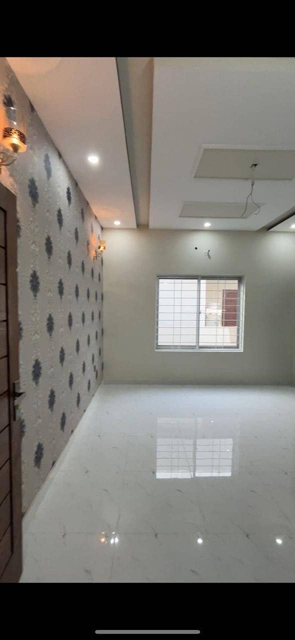 10 MARLA BEAUTIFUL BRAND NEW ON A GOOD LOCATION HOUSE IS AVAILABLE FOR SALE IN NASHEMAN E IQBAL PHASE 2 LAHORE 11