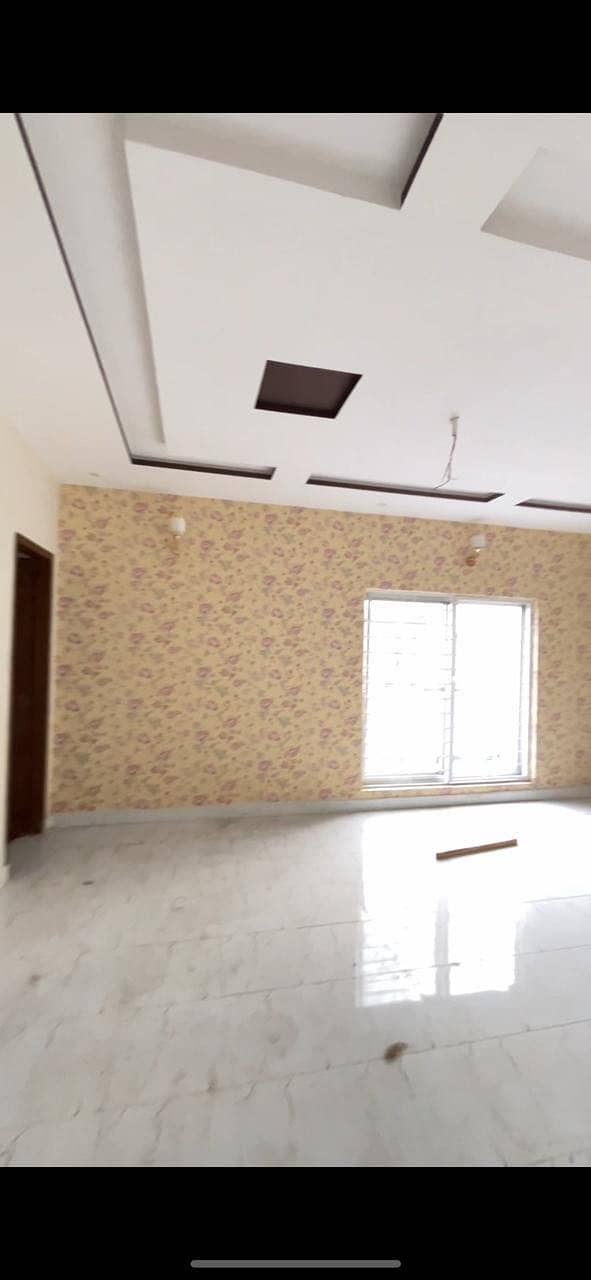 10 MARLA BEAUTIFUL BRAND NEW ON A GOOD LOCATION HOUSE IS AVAILABLE FOR SALE IN NASHEMAN E IQBAL PHASE 2 LAHORE 29