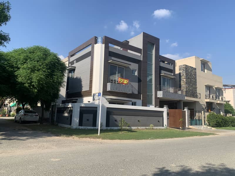 5 MARLA CORNER ON 50 FEET WIDE ROAD BRAND NEW HOUSE IS AVAILABLE FOR SALE 1