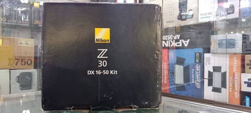 Nikon Z30 Complete kit brand new condition 8