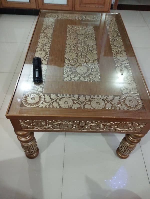 sofa table in very good condition for sale 1