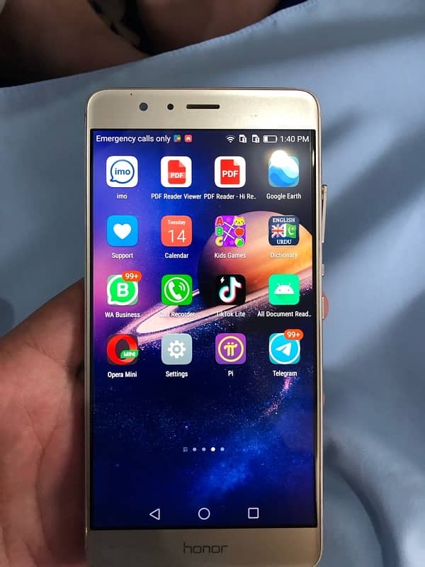 Honor phone 4gb ram / 32gb rom pta dual sim approved 3