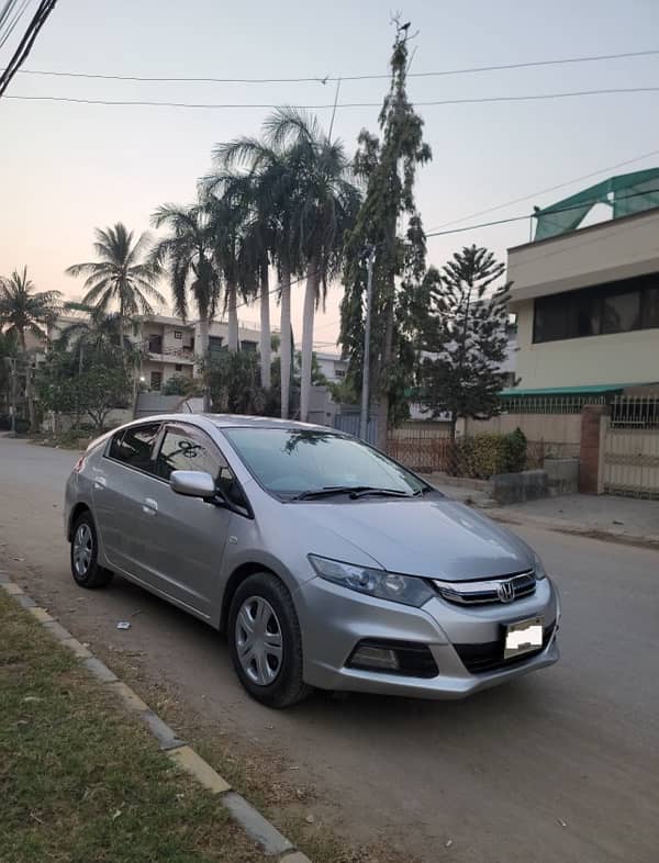 Honda Insight 2014/18 out class urgent sale 1