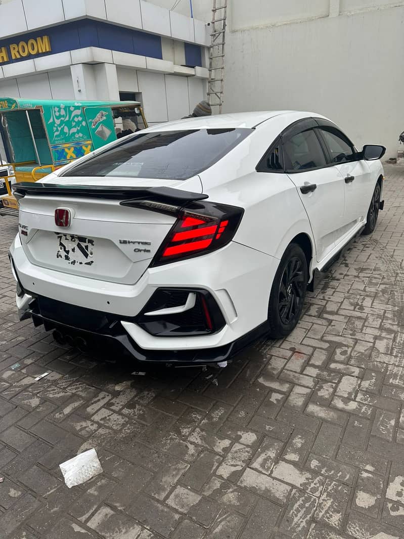 Honda Civic Oriel 2018 9