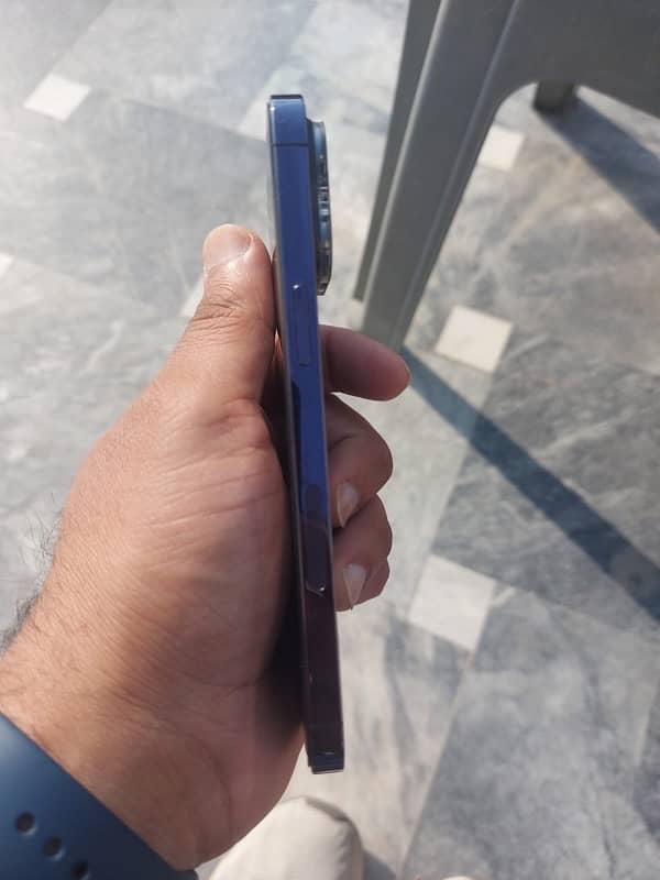 iPhone 14 Pro Max in 10/10 titanium blue (PTA Approved) 4