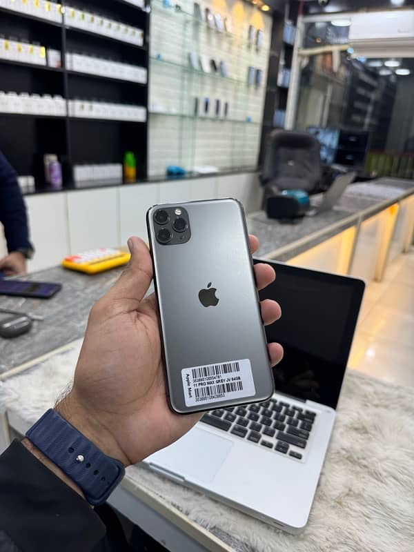 iPHONE 11 PRO MAX 0