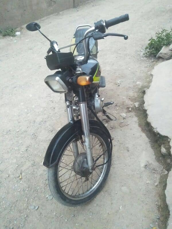 Honda CD70cc bike 2019 ki Oct ki hai 4