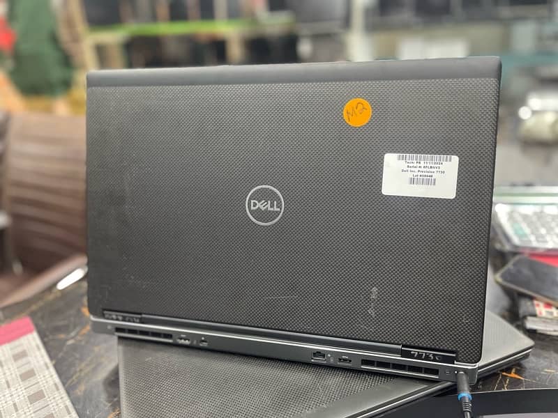 Dell Precision 7730 Intel® Xeon E-2186M 5