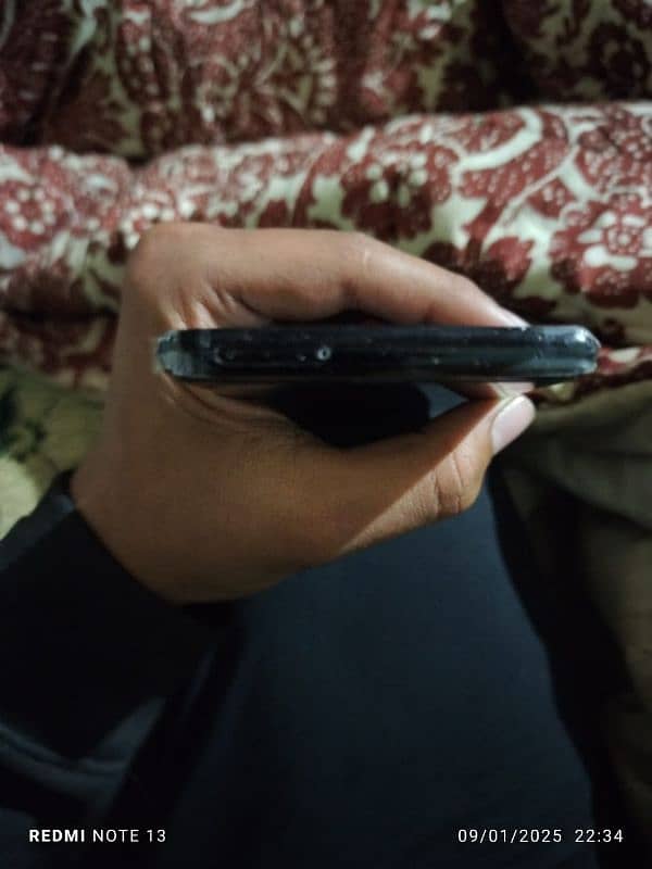 sumsung note 8,10/10 condition, 6/64 memory, just one black dot , 0