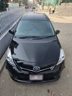 Toyota Prius Alpha 2012