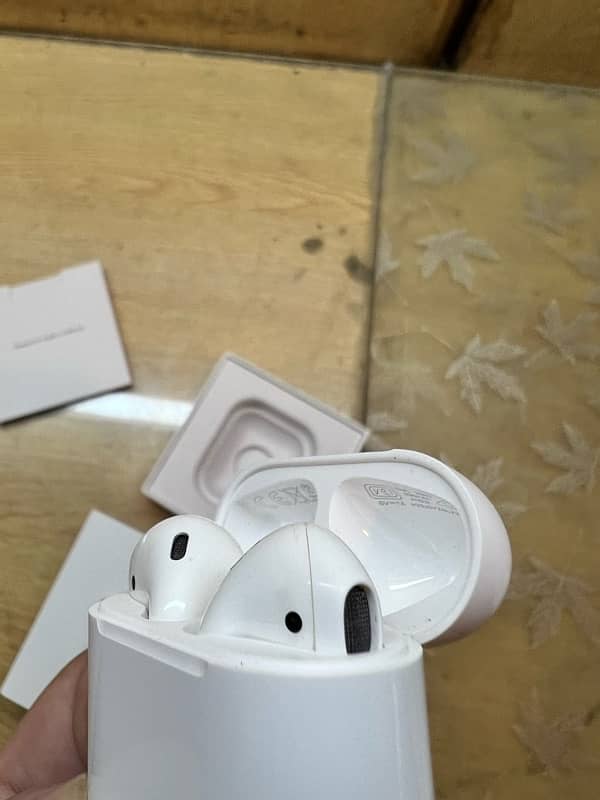 Apple AirPods 2nd Generation MV7N2 2