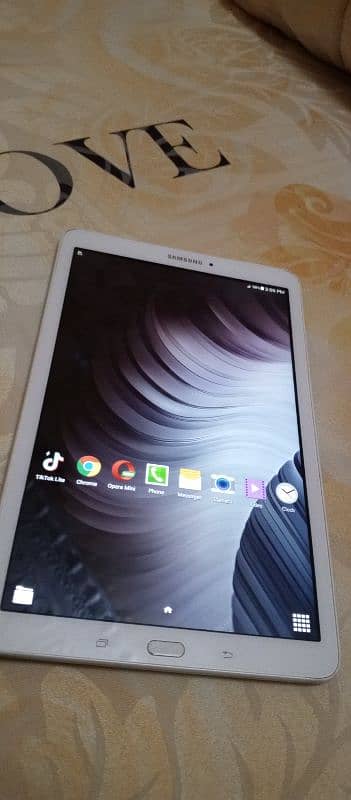 Samsung tab E 1