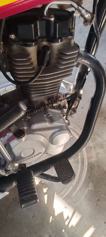 HONDA 125  karachi Num 3