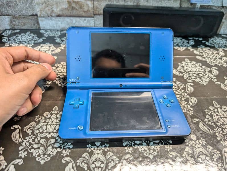 Nintendo DS XL 3