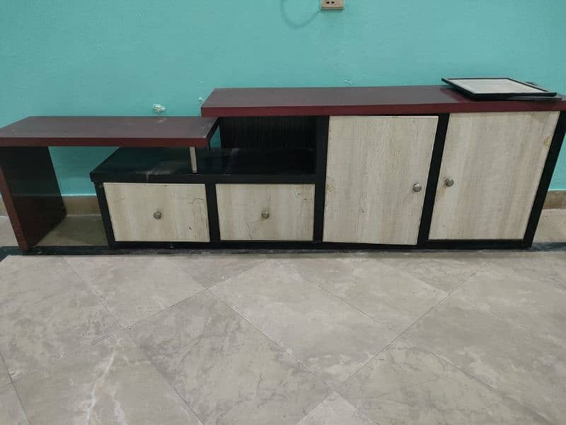 LED table and side cabinets of 6 feet approximately 1