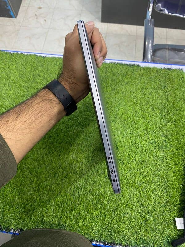 MacBook Pro 15-inch,2019 4