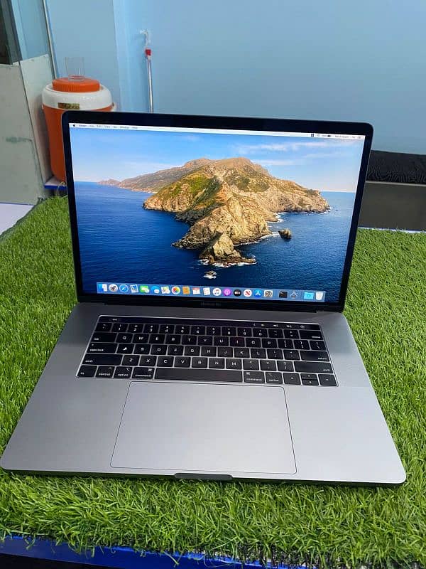 MacBook Pro 15-inch,2019 16