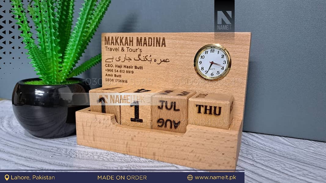 WOODEN PEN HOLDER AND CALENDAR 3