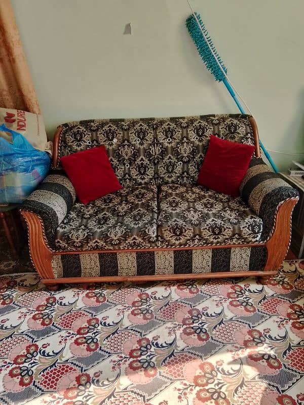 2 setter sofa for sale only serious buyer 1