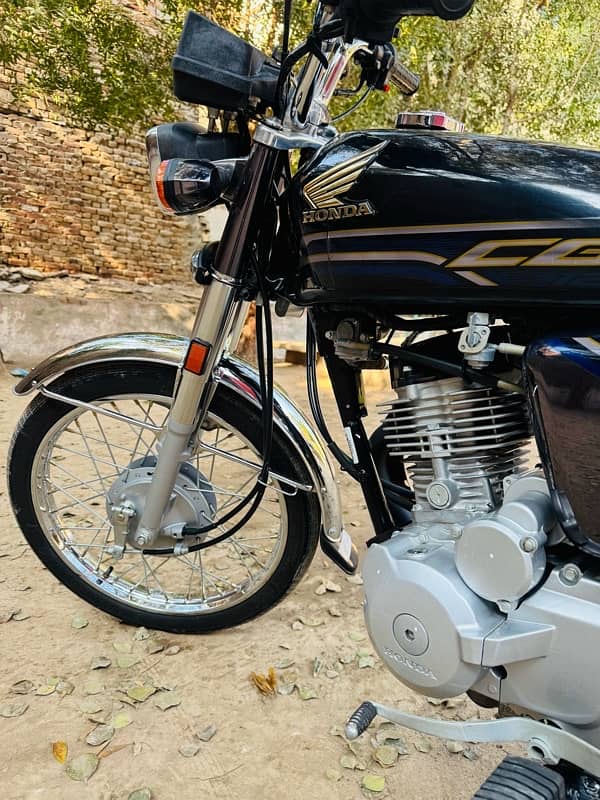 Honda 125 SE 6