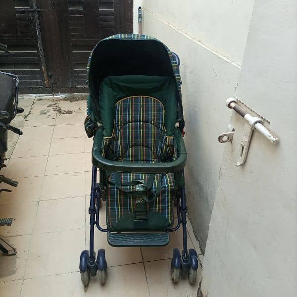 buy from UK Mamas Papas Pram used 4,5 times only 0