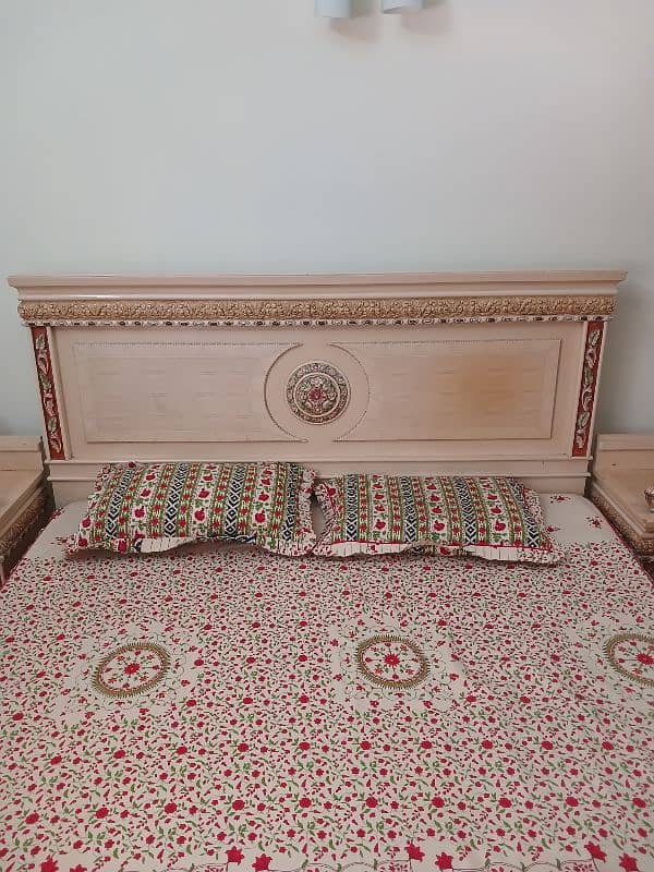 Beautiful Deco Bed,King size with side tables 2