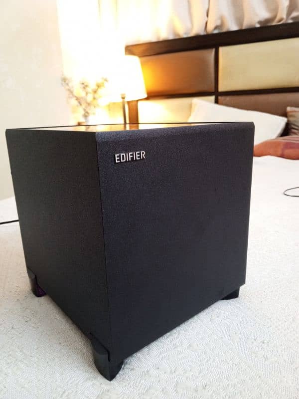 edifier Bluetooth speaker 2.1 2