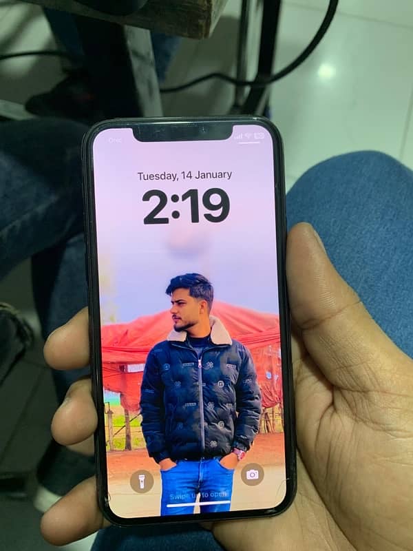 iphone 11 pro 256gb hai all ok hai 5