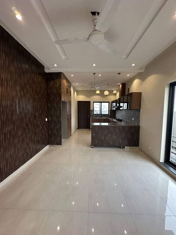 10-Marla Brand New Full House for Rent in DHA Ph-4 KK Block Lahore Owner Built House. 18