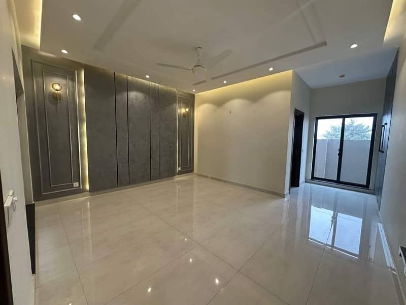 10-Marla Brand New Full House for Rent in DHA Ph-4 KK Block Lahore Owner Built House. 20