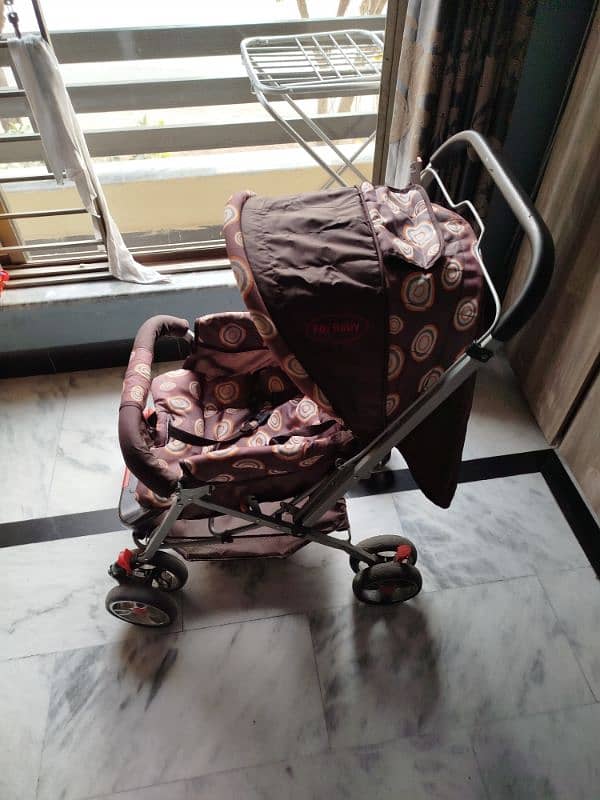 baby pram for sale like new 4