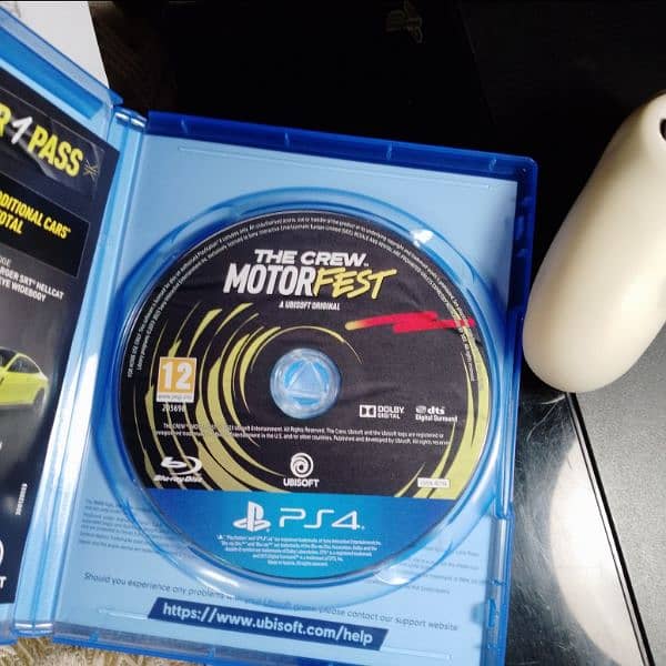 PS4 fat 500 gb UAE version 2015 with crew motorfest 3