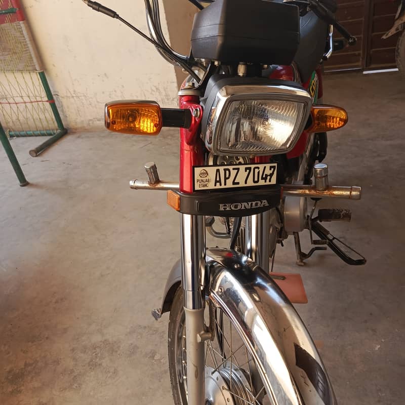 Honda CD 70 2023 5