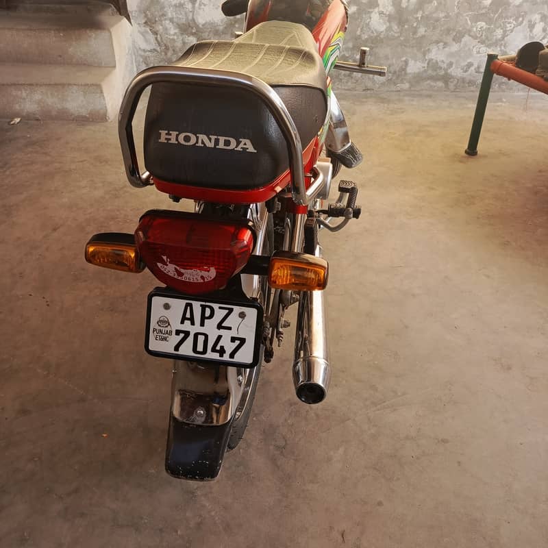 Honda CD 70 2023 6