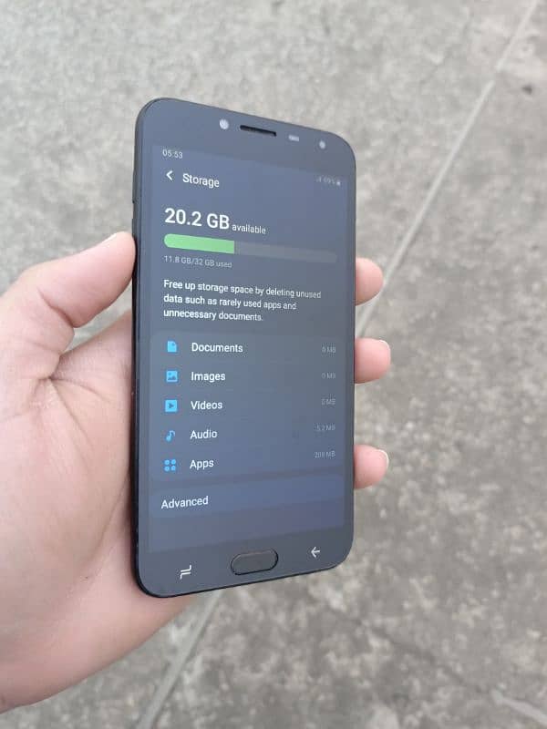 Samsung J4 32/2GB Ram for sale 9