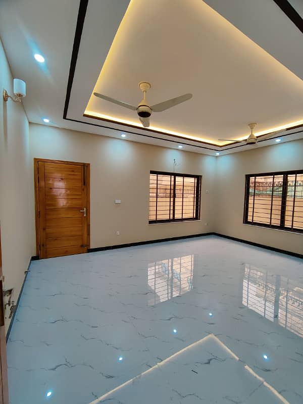 Kanal Ground Portion Available. For Rent in G-15 Islamabad. 16