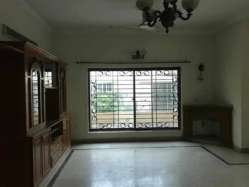 Very Prime Located Neat Clean 2 Bed Portion Available For Rent in Gulraiz 8