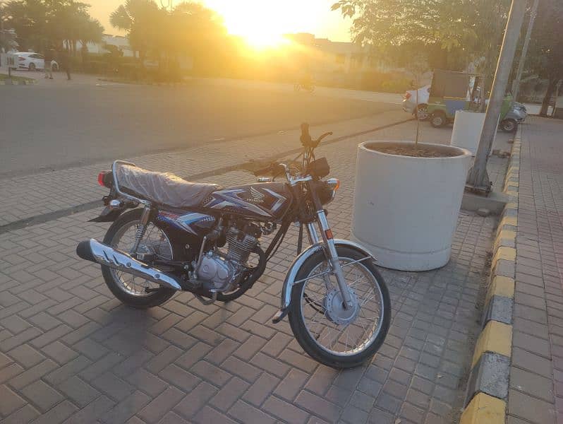 Honda 125 is num 03084199803 0