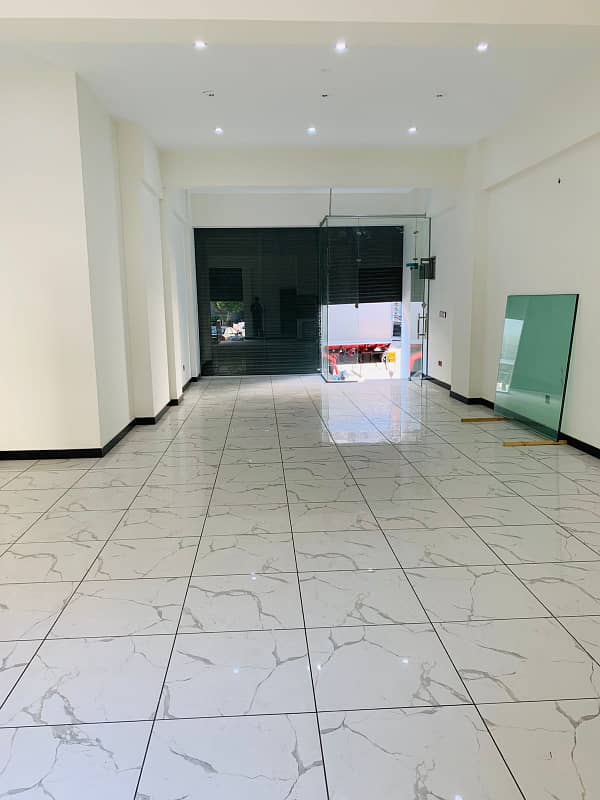 Showroom Available for Rent DHA Phase#6 2