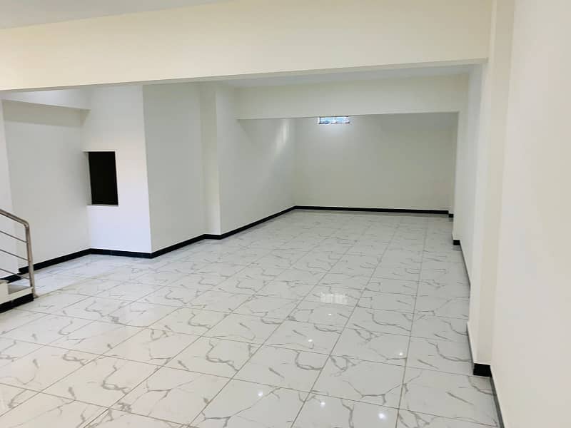 Showroom Available for Rent DHA Phase#6 4