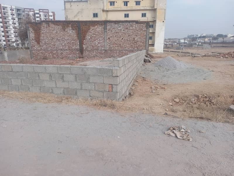 11 marla plot available for sale prime location paris city f block carpets road water electricity. 0