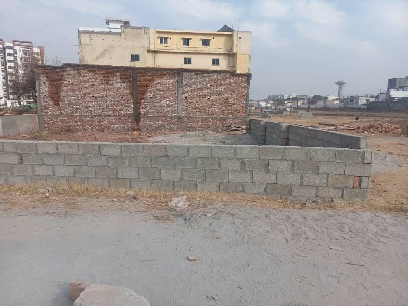 11 marla plot available for sale prime location paris city f block carpets road water electricity. 2