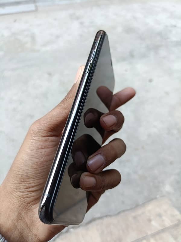 iPhone 11 Pro Max Dual PTA approved my Whatpp 03274672074 2