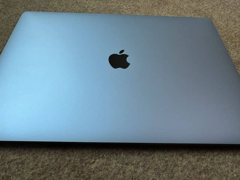 MacBook pro 19 0