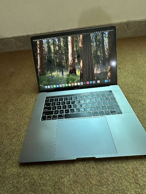 MacBook pro 19 3