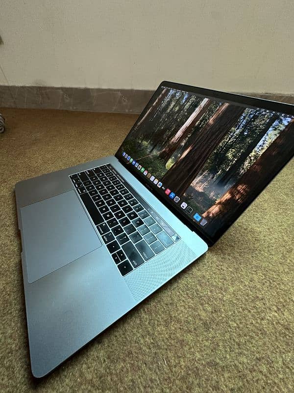 MacBook pro 19 5